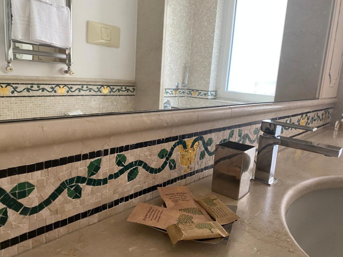 “La Pinta” Elegante Appartamento Al Vomero Nápoles Exterior foto